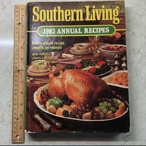 🌷3/$20 1982 Southern Living Annual Recipe Book